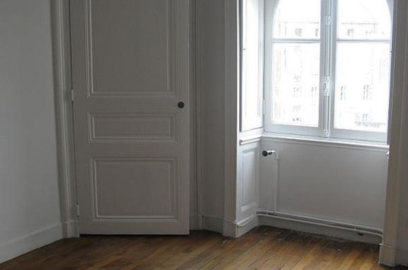 Faire repeindre la chambre d'un ancien appartement - Nantes - ART-DECORATION-STANDING